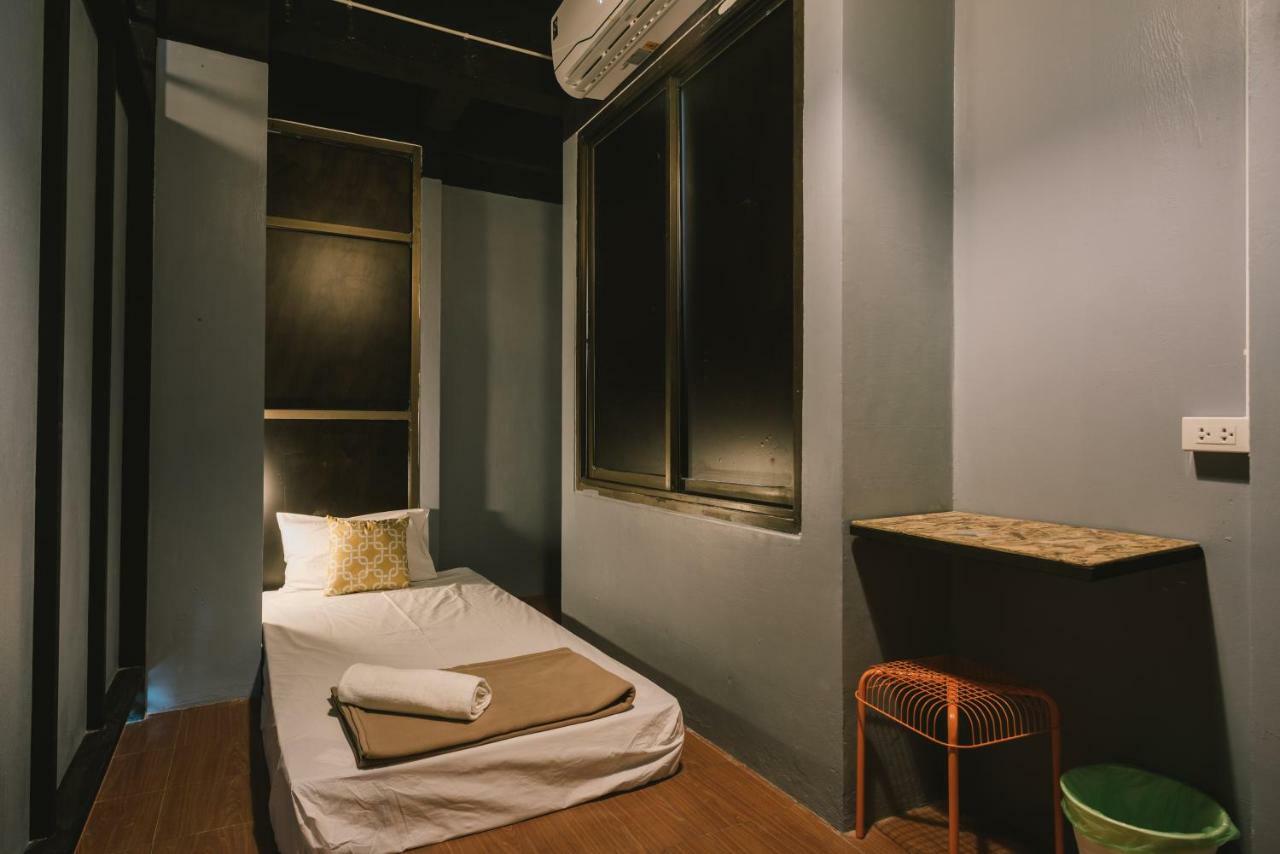 Hostel Guyasuka X Suthisarn *